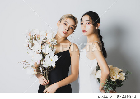 双子の姉妹 ドレスアップ 双子の姉妹 ドレスアップ 97236843