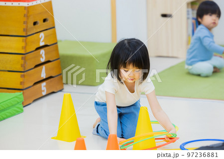 保育　運動　習い事　幼児　 97236881