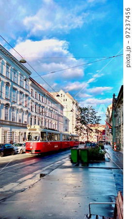 オーストリアの都市ウィーンの街並みの写真素材 [97237456] - PIXTA