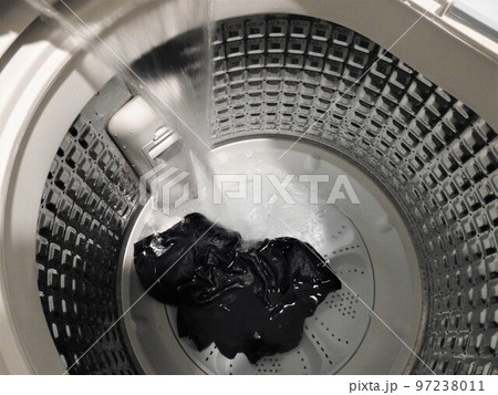 洗濯機への注水　注水　洗濯機　洗濯槽 97238011