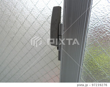 窓の鍵　鍵　 97239276