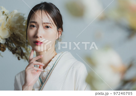 白無垢　白掛下　水色の伊達襟 97240705