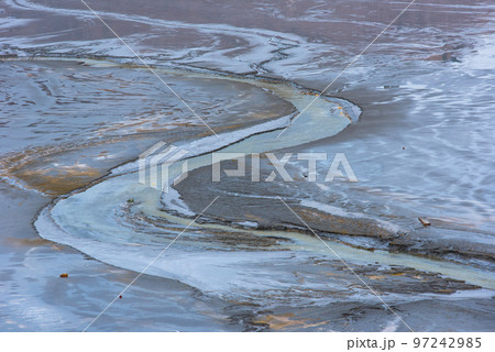 Pollution of a lake with contaminated water from a copper mine 97242985