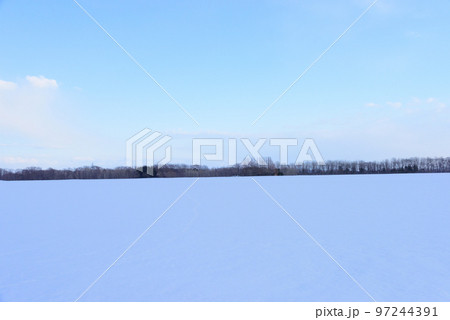 北海道の雪景色 97244391
