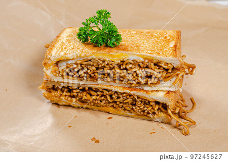 焼きそばホットサンド 焼きそばホットサンド 97245627