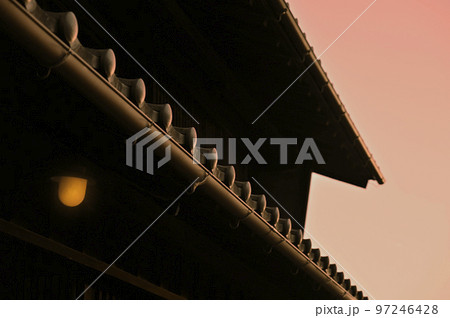 夕暮れのイメージ(岐阜市川原町にて) 夕暮れのイメージ(岐阜市川原町にて) 97246428
