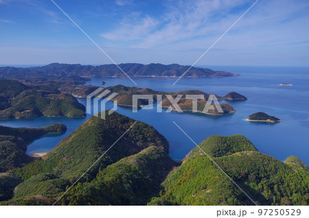 長崎県対馬市金田城がある城山山頂から見る景色 97250529