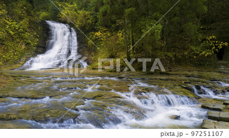 千葉県・養老渓谷 万代の滝 / Bandai Waterfall, Japan 97251107
