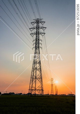 鉄塔と夕陽 鉄塔と夕陽 97251696