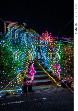 長島町(鹿児島県出水郡)のイルミネーションイベント「フラワーズオブヒカリ」 長島町(鹿児島県出水郡)のイルミネーションイベント「フラワーズオブヒカリ」 97252598