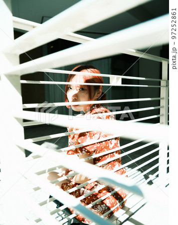 チャイナ服の女性 97252861