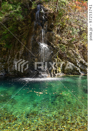 【岐阜】透明度の高い付知川や付知峡がエメラルドグリーンに輝きとても美しく心癒される、岩魚も美味しい 【岐阜】透明度の高い付知川や付知峡がエメラルドグリーンに輝きとても美しく心癒される、岩魚も美味しい 97253741
