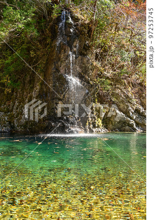 【岐阜】透明度の高い付知川や付知峡がエメラルドグリーンに輝きとても美しく心癒される、岩魚も美味しい 97253745