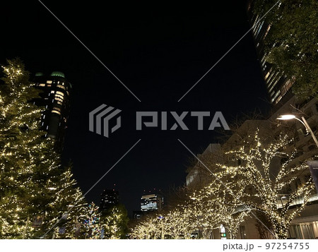 イルミネーションが輝く東京の冬の夜景 イルミネーションが輝く東京の冬の夜景 97254755