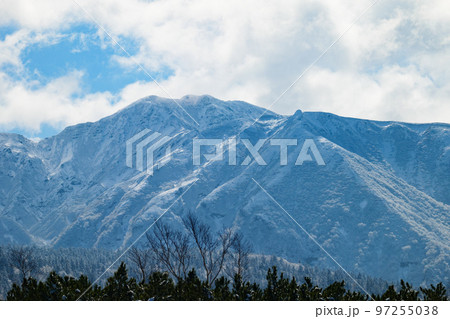 望岳台から見た秋の雪山 望岳台から見た秋の雪山 97255038