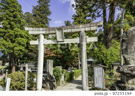 湯布院　宇奈岐日女神社　鳥居　大分県由布市 97255194