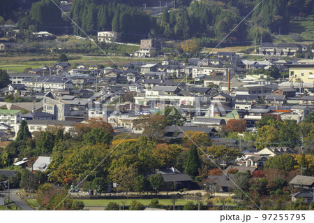 湯布院の町並み　由布観音展望台からの眺望　大分県由布市 97255795