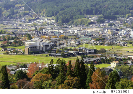 湯布院の町並み　狭霧台からの眺望　大分県由布市 97255902