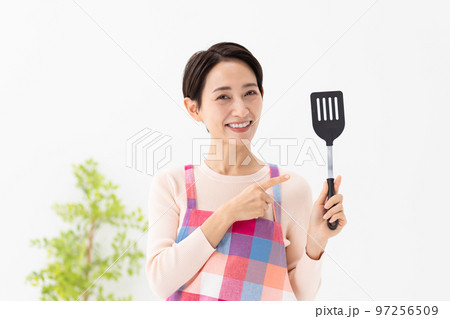 クッキングイメージ(女性) 97256509