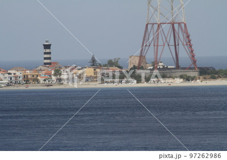 メッシーナ海峡沿いのシチリア島側のリゾート地 メッシーナ海峡沿いのシチリア島側のリゾート地 97262986