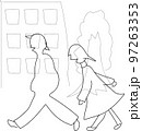 街歩きをする男女のスケッチイラスト 97263353
