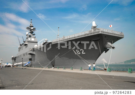 停泊中の海上自衛隊護衛艦 停泊中の海上自衛隊護衛艦 97264283