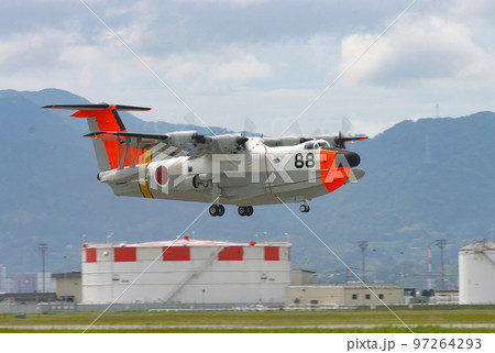 離陸する海上自衛隊の飛行艇 離陸する海上自衛隊の飛行艇 97264293