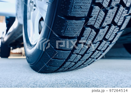 スタッドレスタイヤ 97264514