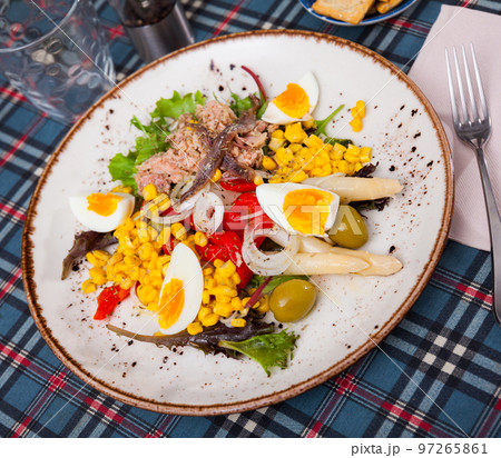 Catalan food. Xatonada, typical salad from Spanish region of Catalonia Catalan food. Xatonada, typical salad from Spanish region of Catalonia 97265861