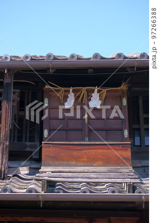 古民家（中村家）にある屋根神様　1 97266388