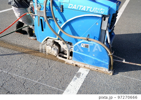 アスファルト カッター切 舗装工事 アスファルト カッター切 舗装工事 97270666