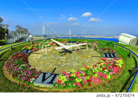 【兵庫県】淡路SAから見た明石海峡大橋 97270874