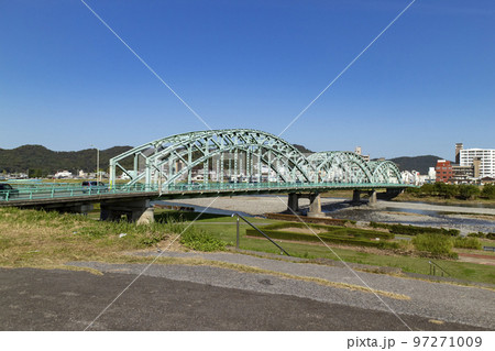 足利市を流れる渡良瀬川に架かる中橋 足利市を流れる渡良瀬川に架かる中橋 97271009