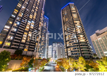 《東京都》東京タワーマンションの夜景・晴海エリア 《東京都》東京タワーマンションの夜景・晴海エリア 97272012
