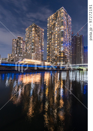 《東京都》東京タワーマンションの夜景・勝どきエリア 97272191