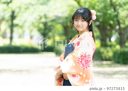 袴　卒業式　女の子 97273815