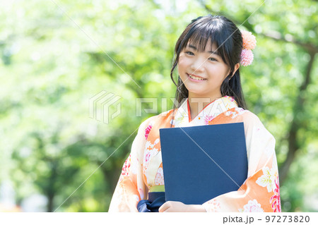 袴　卒業式　女の子 97273820