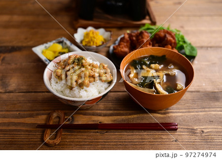 一汁二菜　唐揚げ 97274974