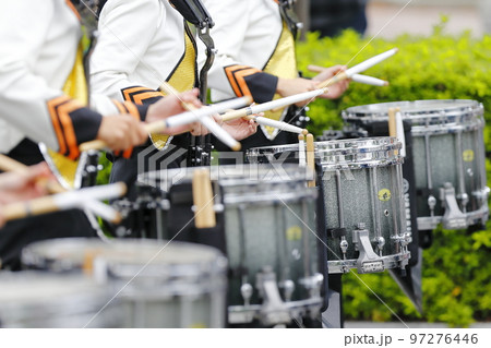 マーチングバンド パレード 楽器 マーチングバンド パレード 楽器 97276446