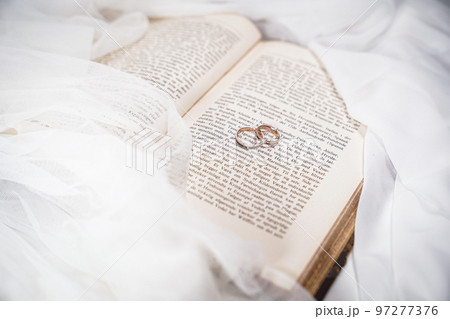 ダイヤモンドとプラチナの結婚指輪 ダイヤモンドとプラチナの結婚指輪 97277376