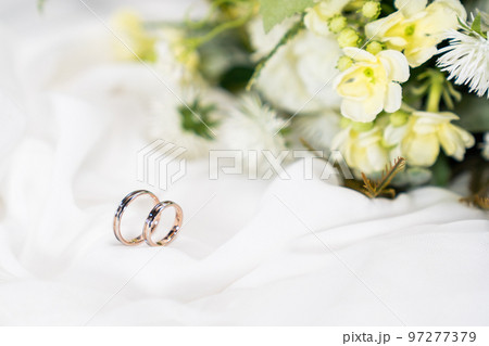 ダイヤモンドとプラチナの結婚指輪 ダイヤモンドとプラチナの結婚指輪 97277379