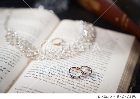 ダイヤモンドとプラチナの結婚指輪 ダイヤモンドとプラチナの結婚指輪 97277396