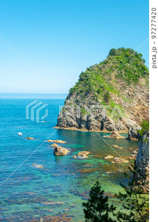 岩美ブルーの浦富海岸 97277420