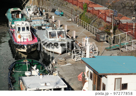 横浜市大岡川の船着き場 97277858