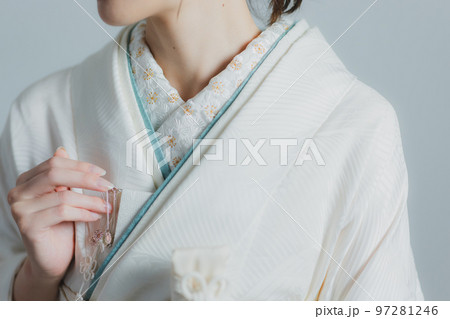 白無垢　白掛下　水色の伊達襟　 97281246