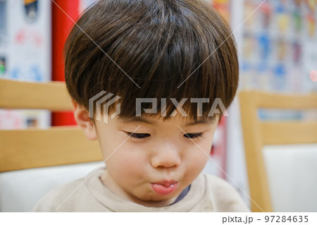 イヤイヤ期のイメージ イヤイヤ期のイメージ 97284635