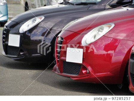 輸入車イメージ　アルファロメオ・ミトのフロントマスク 97285257