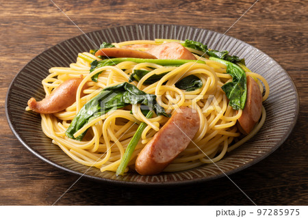 ほうれん草とウィンナーのパスタ　(バター醤油) 97285975