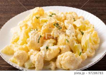 オレンジカリフラワーの卵サラダ 97286783