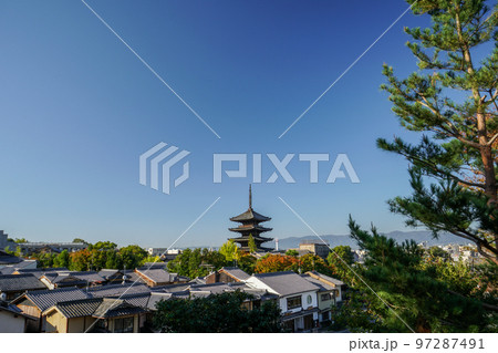 維新の道から眺める法観寺 八坂の塔 京都市 維新の道から眺める法観寺 八坂の塔 京都市 97287491